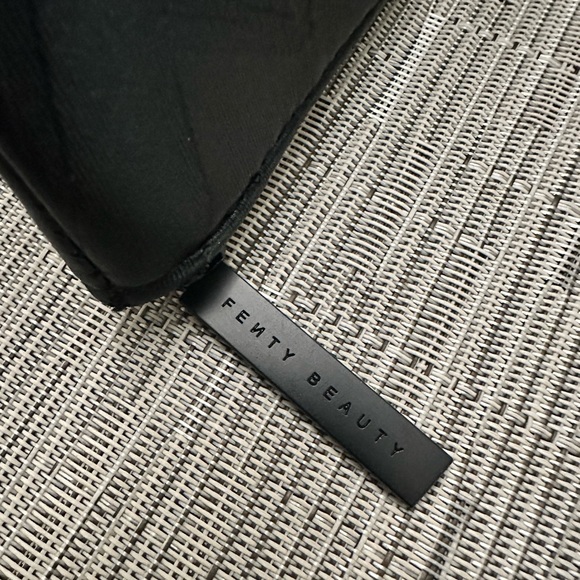 NEW🖤Fenty 6pc Beauty Bundle - Picture 4 of 14